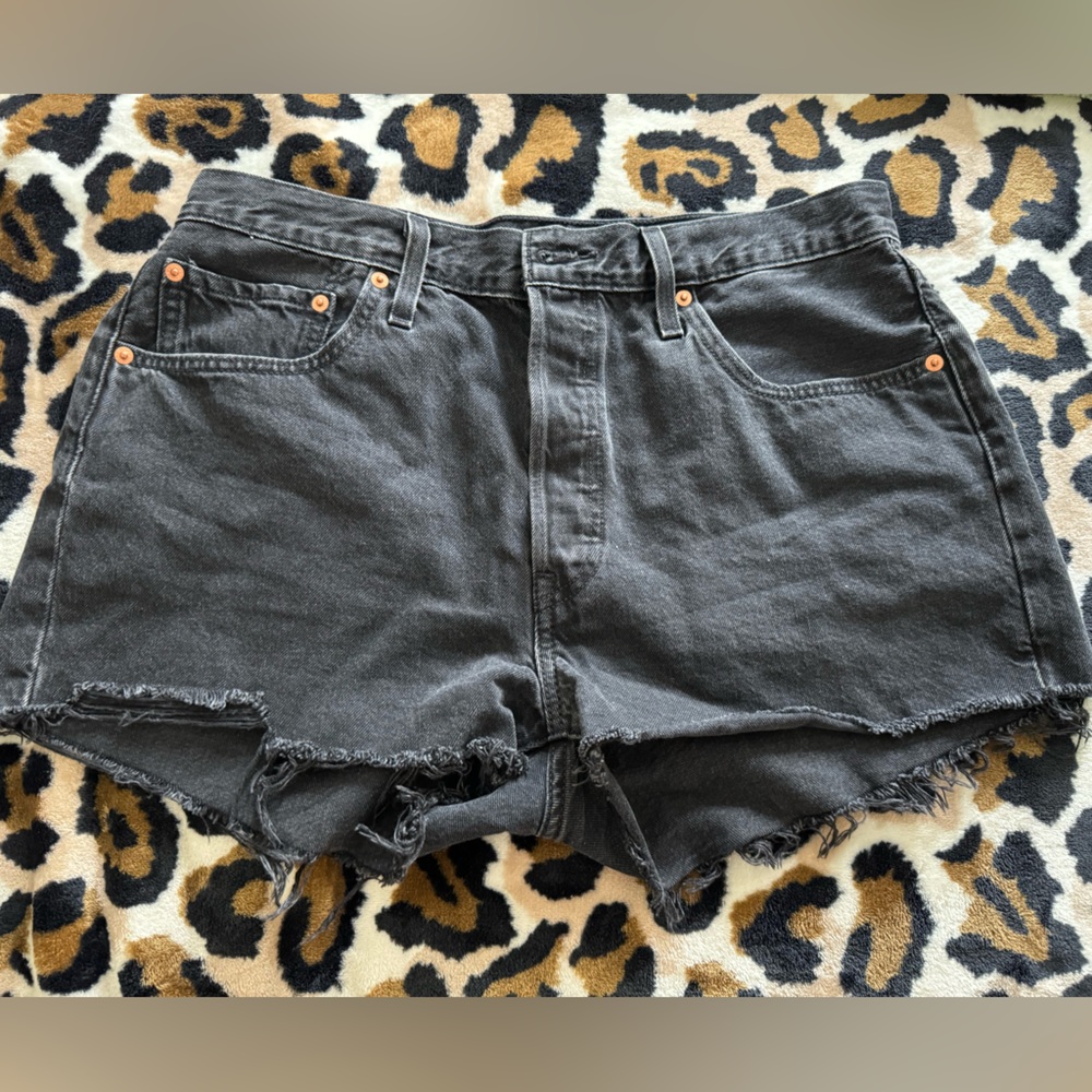 Levi’s - Picture 2 of 6